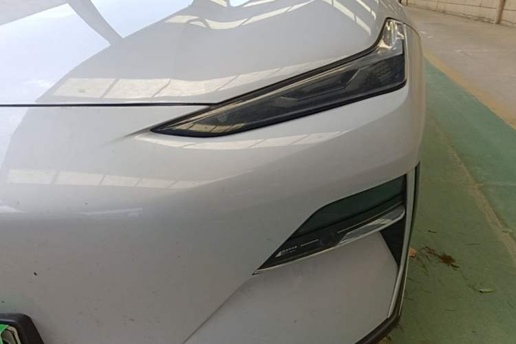 Used Geely Galaxy E8 2024 665 km Range Rear-Drive Starship Long-Range Version Left Front Headlight