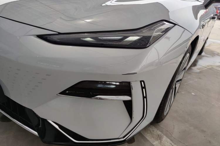 Used Geely Galaxy E8 2024 665 km Range Rear-Drive Starship Long-Range Version Left Front Headlight