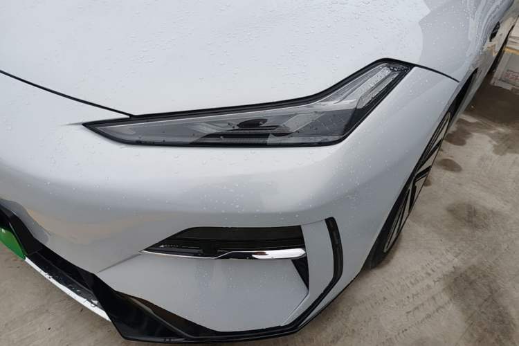 Used Geely Galaxy E8 2024 665 km Range Rear-Drive Starship Long-Range Version Left Front Headlight