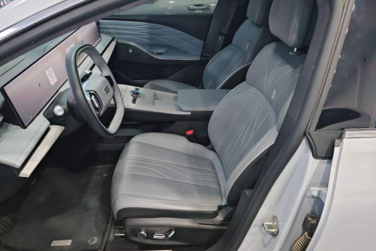 Used Geely Galaxy E8 2024 550 km Range Rear-Drive MAX Left Front Seat