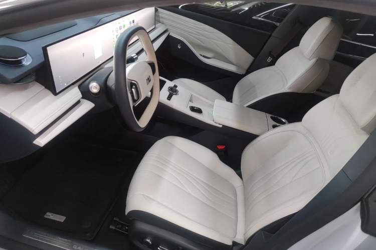 Used Geely Galaxy E8 2024 550 km Range Rear-Drive MAX Left Front Seat