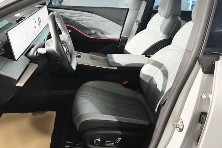 Used Geely Galaxy E8 2024 550 km Range Rear-Drive MAX Left Front Seat