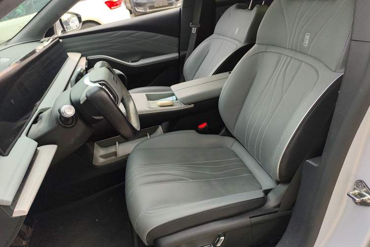 Used Geely Galaxy E8 2024 665 km Range Rear-Drive Starship Long-Range Version Left Front Seat