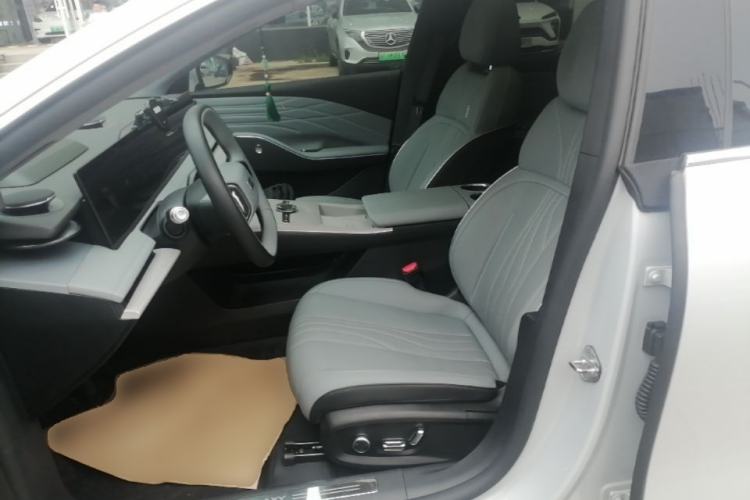 Used Geely Galaxy E8 2024 665 km Range Rear-Drive Starship Intelligent Driving Version Left Front Seat