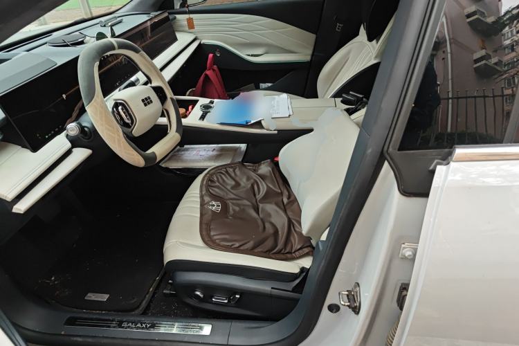 Used Geely Galaxy E8 2024 665 km Range Rear-Drive Starship Long-Range Version Left Front Seat