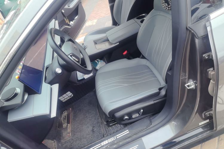Used Geely Galaxy E8 2024 665 km Range Rear-Drive Starship Long-Range Version Left Front Seat