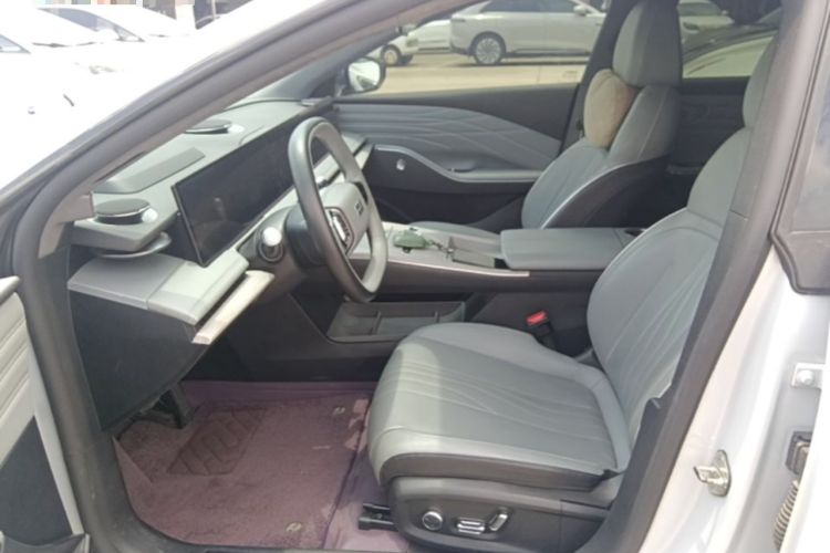 Used Geely Galaxy E8 2024 665 km Range Rear-Drive Starship Long-Range Version Left Front Seat