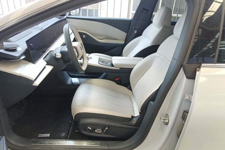 Used Geely Galaxy E8 2024 665 km Range Rear-Drive Starship Long-Range Version Left Front Seat