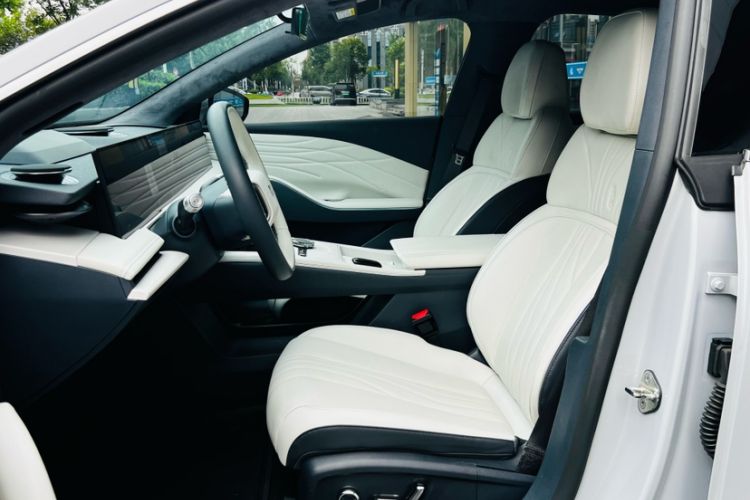 Used Geely Galaxy E8 2024 550 km Range Rear-Drive MAX Left Front Seat