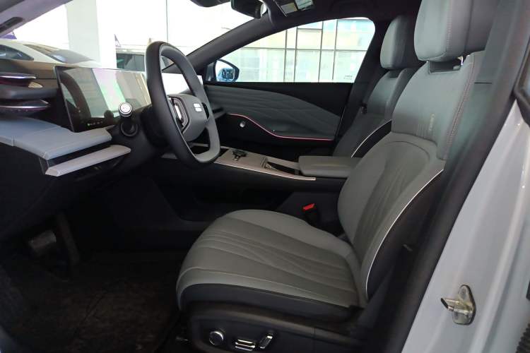 Used Geely Galaxy E8 2024 665 km Range Rear-Drive Starship Long-Range Version Left Front Seat