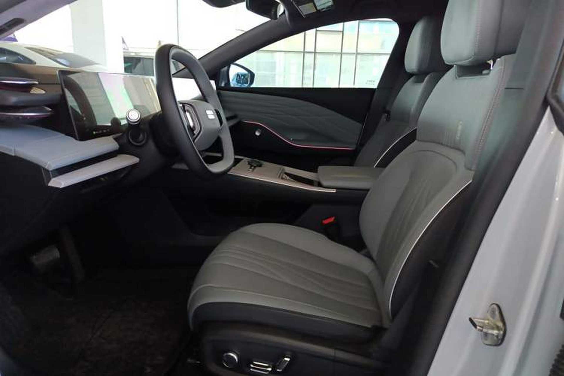 Used Geely Galaxy E8 2024 665 km Range Rear-Drive Starship Long-Range Version Left Front Seat