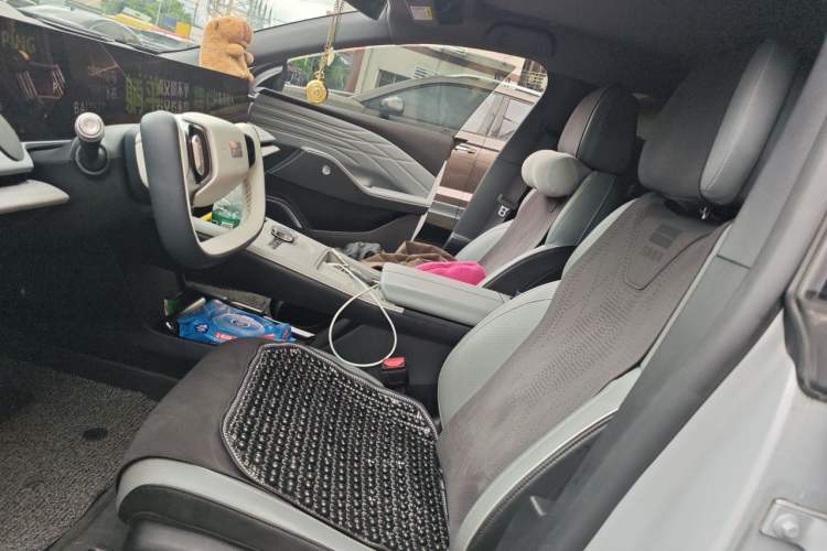 Used Geely Galaxy E8 2024 665 km Range Rear-Drive Starship Long-Range Version Left Front Seat