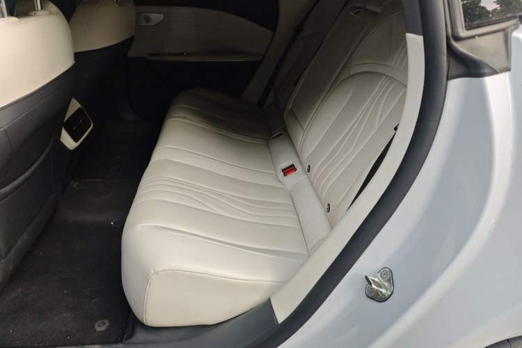 Used Geely Galaxy E8 2024 665 km Range Rear-Drive Starship Long-Range Version Left Rear Seat