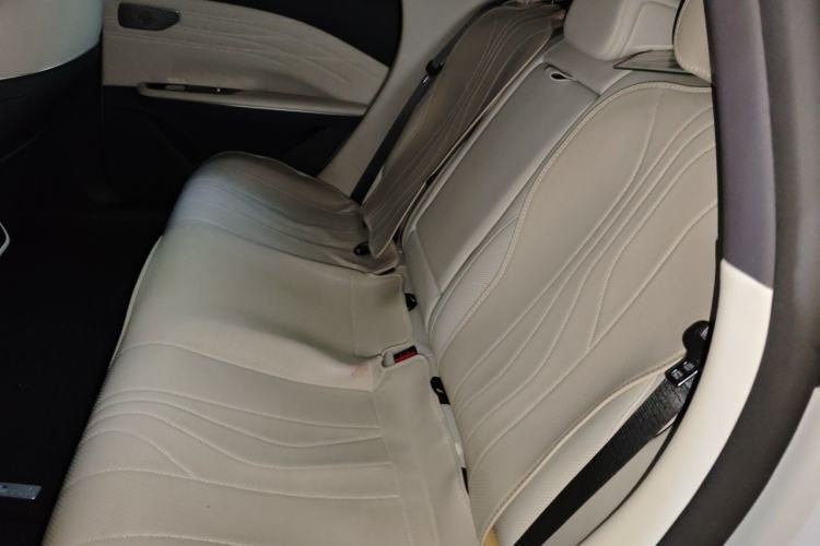 Used Geely Galaxy E8 2024 665 km Range Rear-Drive Starship Long-Range Version Left Rear Seat
