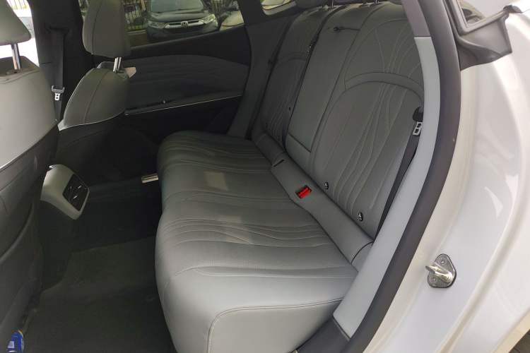 Used Geely Galaxy E8 2024 665 km Range Rear-Drive Starship Long-Range Version Left Rear Seat