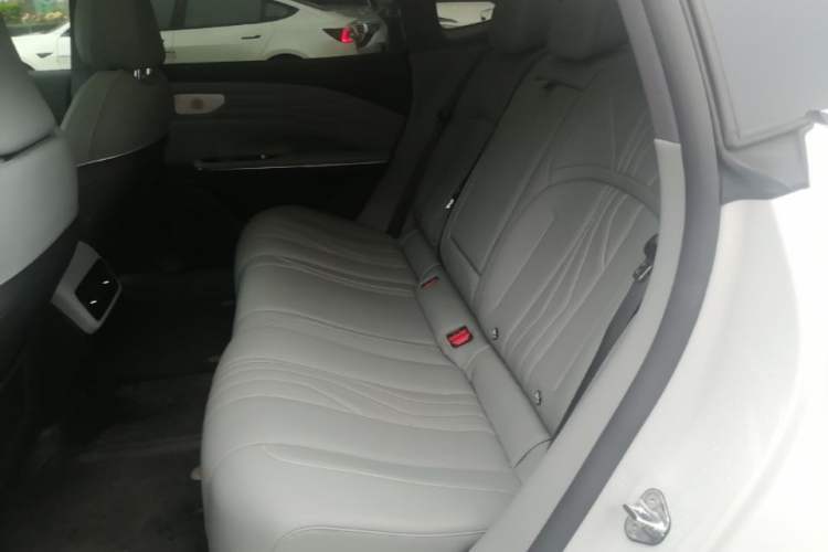 Used Geely Galaxy E8 2024 665 km Range Rear-Drive Starship Intelligent Driving Version Left Rear Seat