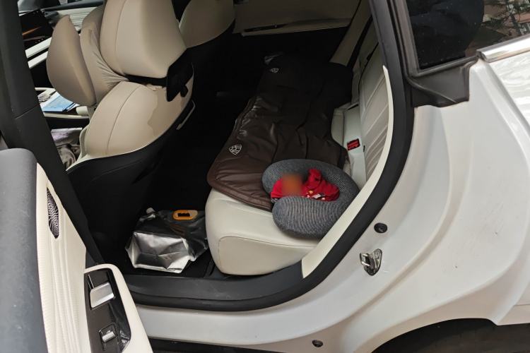 Used Geely Galaxy E8 2024 665 km Range Rear-Drive Starship Long-Range Version Left Rear Seat