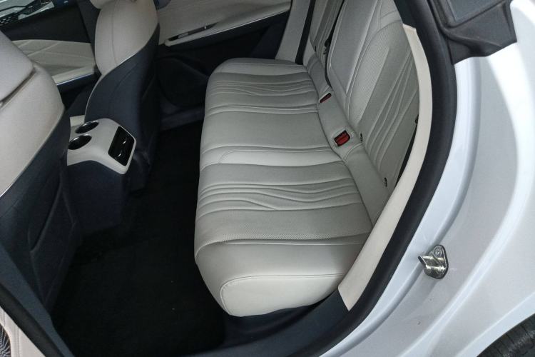Used Geely Galaxy E8 2024 665 km Range Rear-Drive Starship Long-Range Version Left Rear Seat