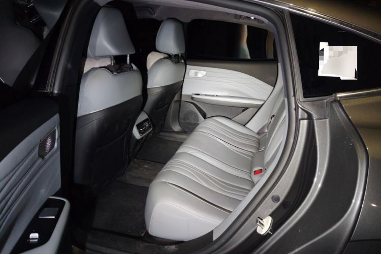 Used Geely Galaxy E8 2024 665 km Range Rear-Drive Starship Long-Range Version Left Rear Seat