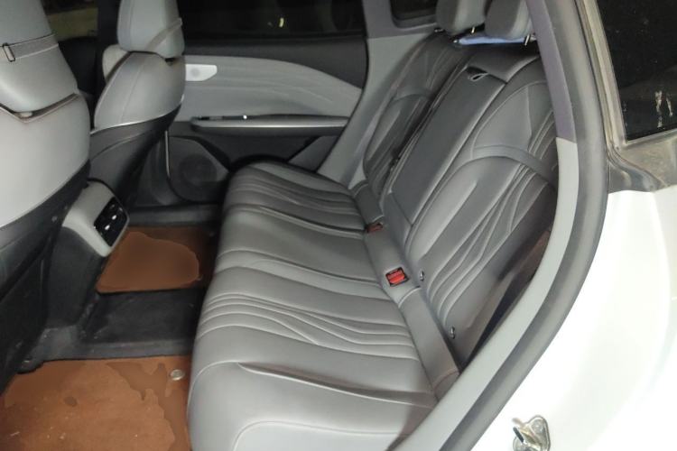 Used Geely Galaxy E8 2024 665 km Range Rear-Drive Starship Long-Range Version Left Rear Seat