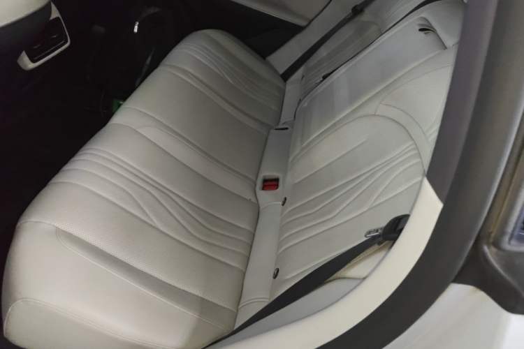 Used Geely Galaxy E8 2024 665 km Range Rear-Drive Starship Long-Range Version Left Rear Seat