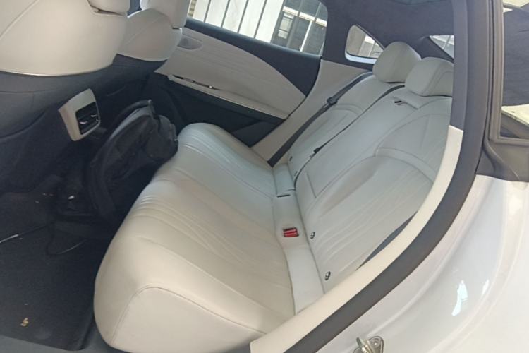 Used Geely Galaxy E8 2024 665 km Range Rear-Drive Starship Long-Range Version Left Rear Seat