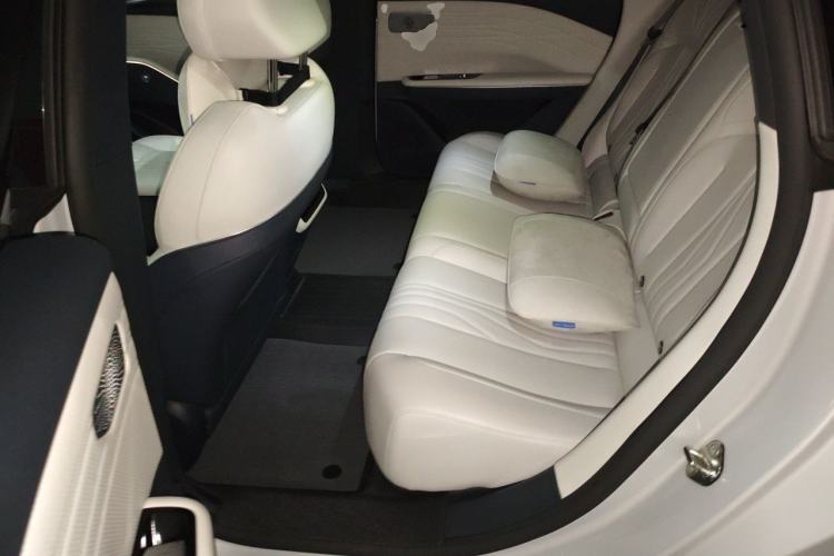 Used Geely Galaxy E8 2024 665 km Range Rear-Drive Starship Long-Range Version Left Rear Seat