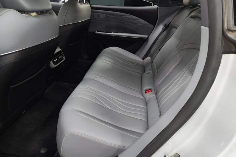 Used Geely Galaxy E8 2024 550 km Range Rear-Drive MAX Left Rear Seat