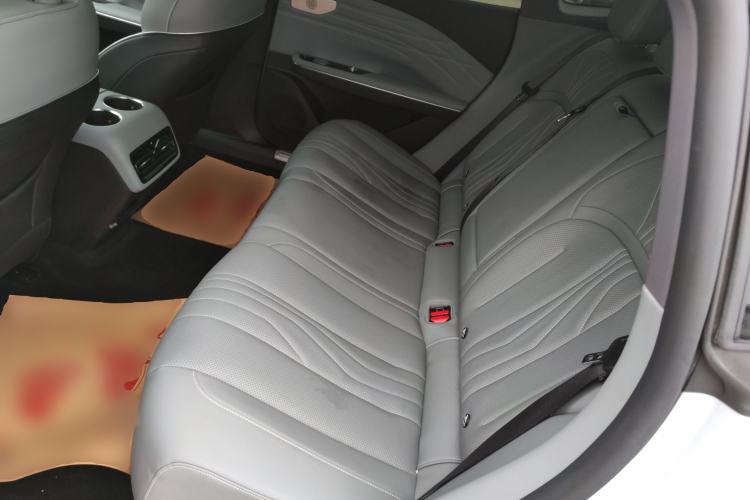 Used Geely Galaxy E8 2024 665 km Range Rear-Drive Starship Long-Range Version Left Rear Seat