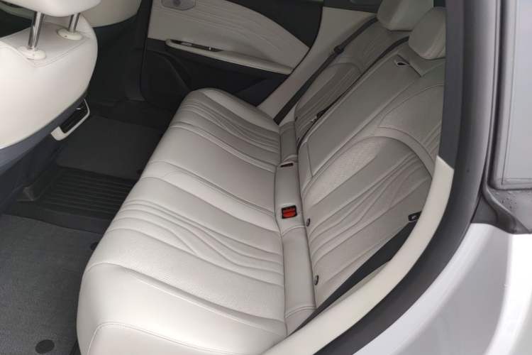 Used Geely Galaxy E8 2024 665 km Range Rear-Drive Starship Long-Range Version Left Rear Seat