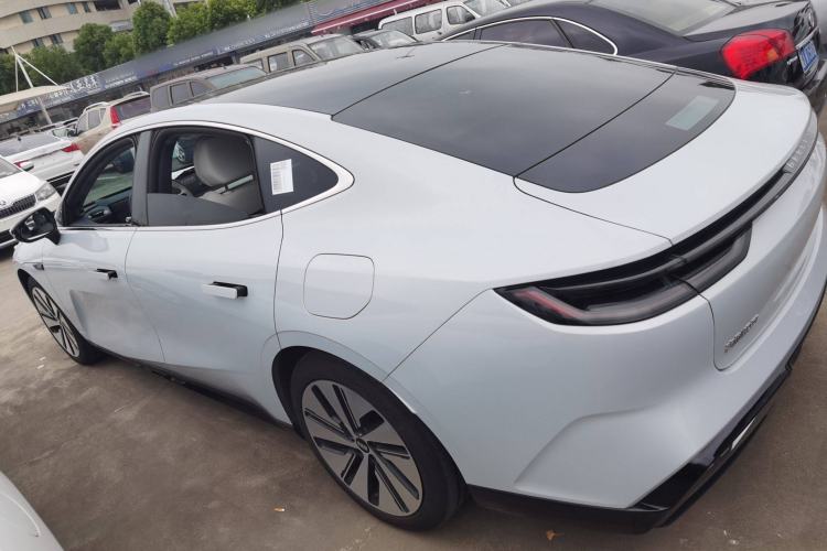 Used Geely Galaxy E8 2024 665 km Range Rear-Drive Starship Long-Range Version Left Side
