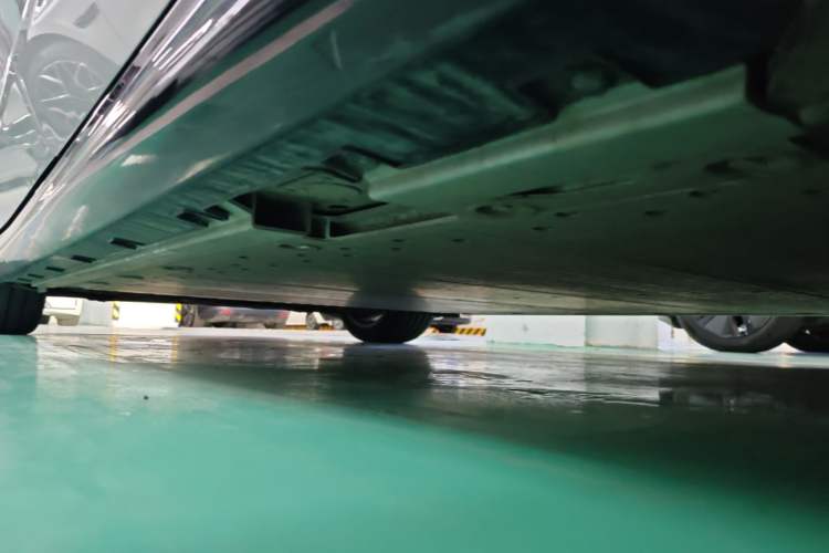 Used Geely Galaxy E8 2024 665 km Range Rear-Drive Starship Long-Range Version Left Side Sill
