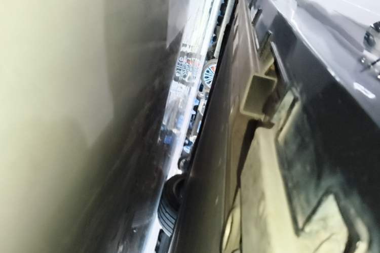 Used Geely Galaxy E8 2024 550 km Range Rear-Drive MAX Left Side Sill