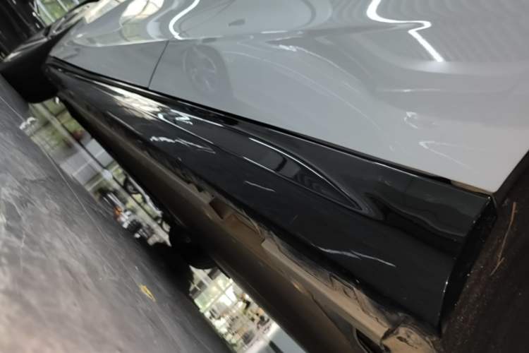 Used Geely Galaxy E8 2024 550 km Range Rear-Drive MAX Left Side Sill
