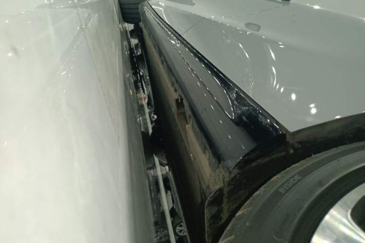 Used Geely Galaxy E8 2024 550 km Range Rear-Drive MAX Left Side Sill