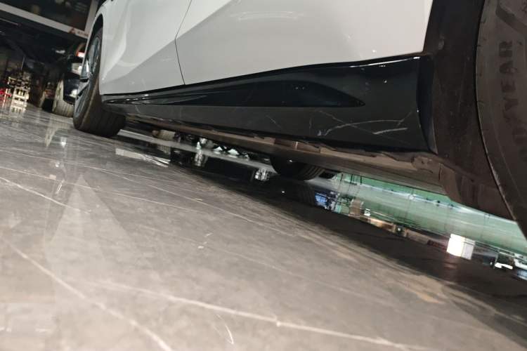 Used Geely Galaxy E8 2024 665 km Range Rear-Drive Starship Long-Range Version Left Side Sill