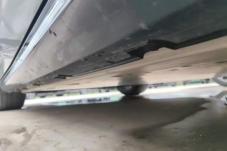 Used Geely Galaxy E8 2024 665 km Range Rear-Drive Starship Long-Range Version Left Side Sill