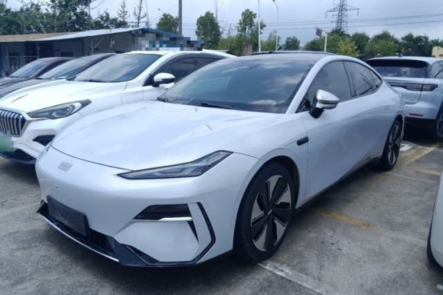 Used Geely Galaxy E8 2024 665 km Range Rear-Drive Starship Long-Range Version