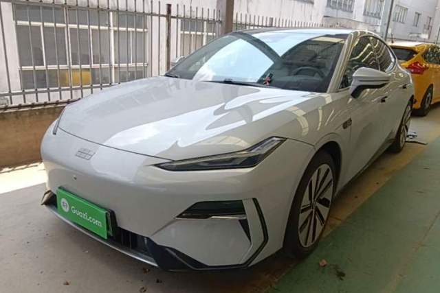Used Geely Galaxy E8 2024 665 km Range Rear-Drive Starship Long-Range Version