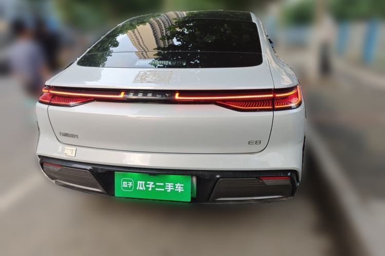 Used Geely Galaxy E8 2024 665 km Range Rear-Drive Starship Long-Range Version Rear