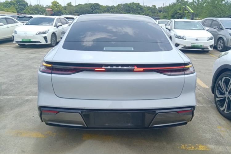 Used Geely Galaxy E8 2024 665 km Range Rear-Drive Starship Long-Range Version Rear