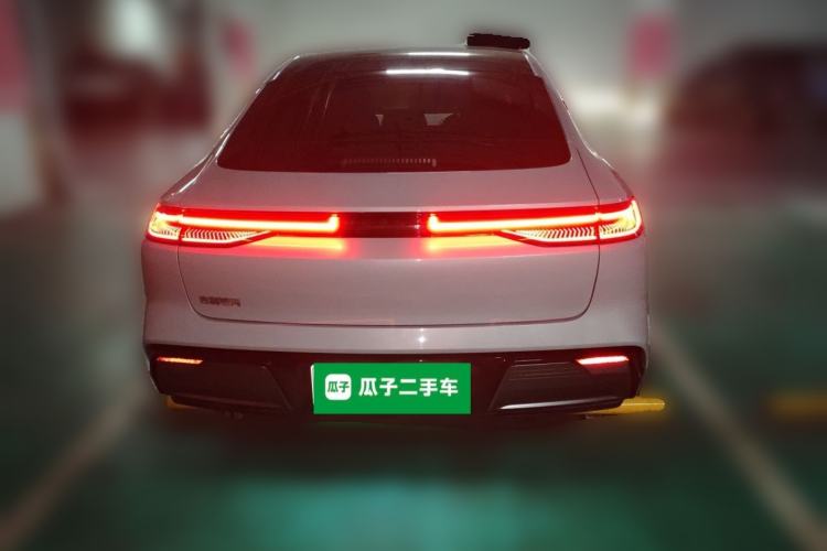 Used Geely Galaxy E8 2024 665 km Range Rear-Drive Starship Long-Range Version Rear