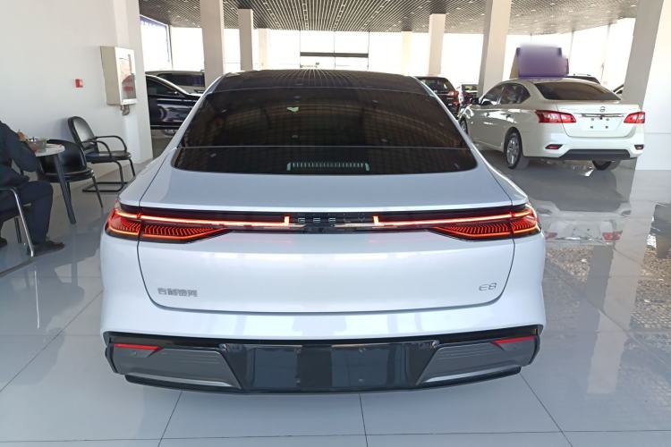Used Geely Galaxy E8 2024 665 km Range Rear-Drive Starship Long-Range Version Rear