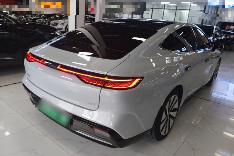 Used Geely Galaxy E8 2024 665 km Range Rear-Drive Starship Long-Range Version Rear Right 45 Deg