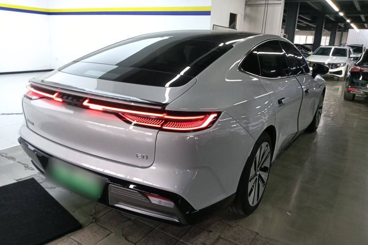 Used Geely Galaxy E8 2024 665 km Range Rear-Drive Starship Long-Range Version Rear Right 45 Deg