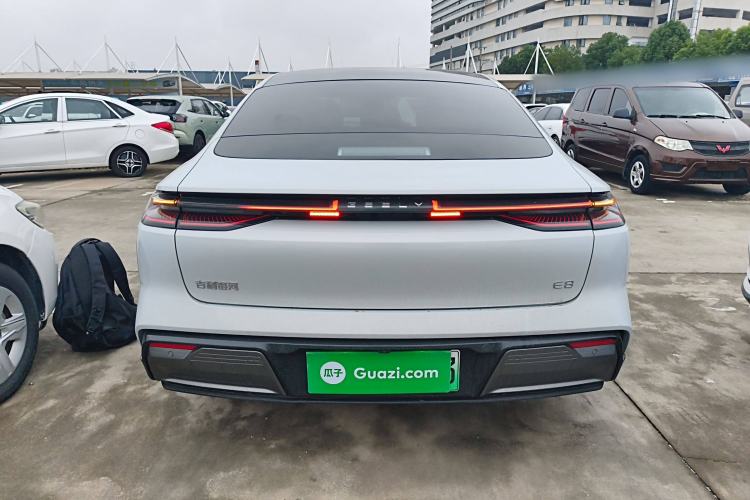 Used Geely Galaxy E8 2024 665 km Range Rear-Drive Starship Long-Range Version Rear