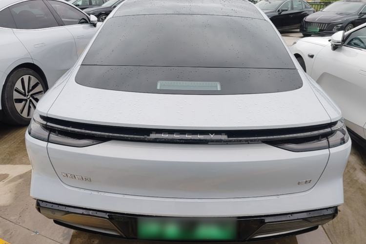 Used Geely Galaxy E8 2024 665 km Range Rear-Drive Starship Long-Range Version Rear