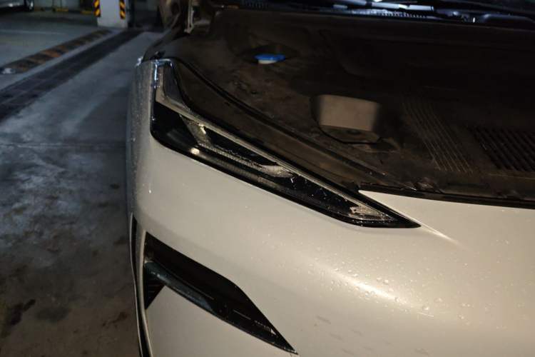 Used Geely Galaxy E8 2024 665 km Range Rear-Drive Starship Long-Range Version Right Front Headlight