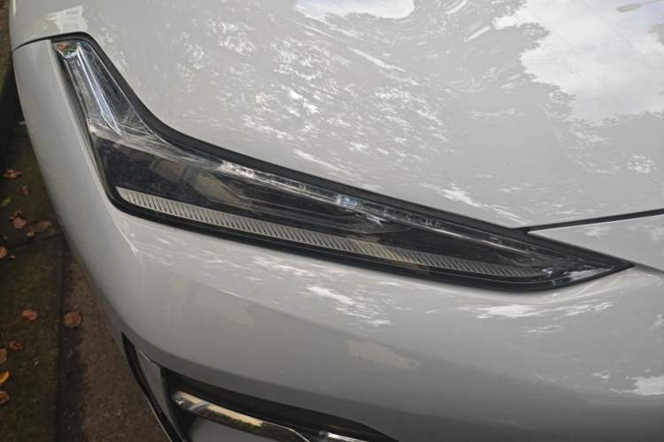 Used Geely Galaxy E8 2024 550 km Range Rear-Wheel-Drive PRO Right Front Headlight
