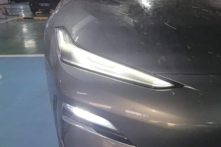 Used Geely Galaxy E8 2024 550 km Range Rear-Drive Dragon Edition Right Front Headlight